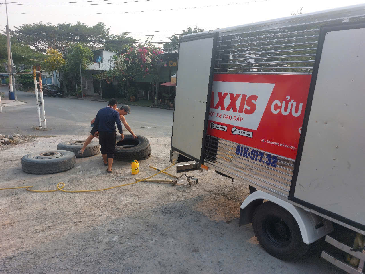ĐẠI LÝ CUNG CẤP LỐP XE / THAY LỐP XE TẠI CHỖ / DỊCH VỤ THAY LỐP LƯU ĐỘNG UY TÍN